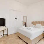 Cozy Studio In The Heart Of Paris