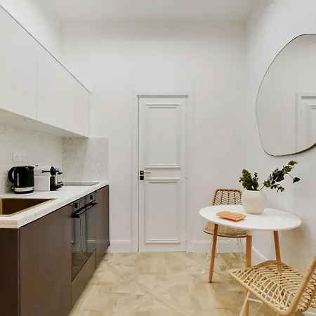 Apartment Cozy Studio In The Heart Of *
